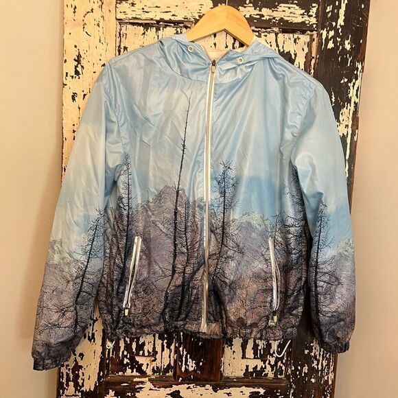 EUC Pull & Bear  scenic mountains forest hoodie jacket. Size European M. - Picture 1 of 11